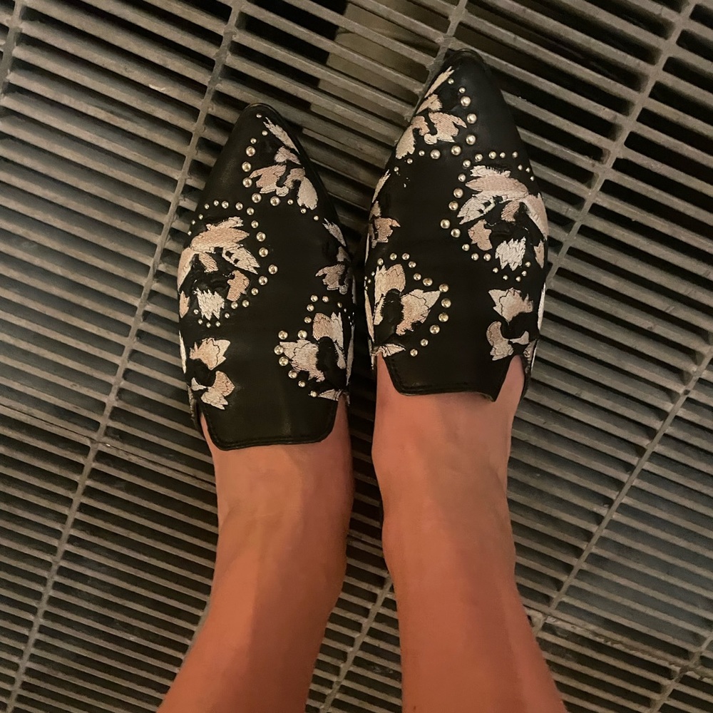 Dolce vita flat slides